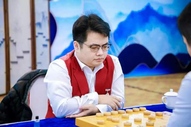 第九届“碧桂园杯”全国象棋冠军邀请赛圆满落幕 蒋川成为王中王“十大外围足球平台app”(图2)
第九届“碧桂园杯”全国象棋冠军邀请赛圆满落幕 蒋川成为王中王“十大外围足球平台app”(图2)