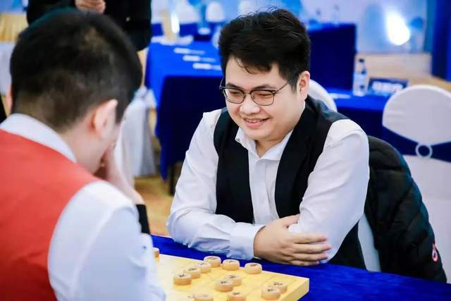 第九届“碧桂园杯”全国象棋冠军邀请赛圆满落幕 蒋川成为王中王“十大外围足球平台app”(图7)
第九届“碧桂园杯”全国象棋冠军邀请赛圆满落幕 蒋川成为王中王“十大外围足球平台app”(图7)