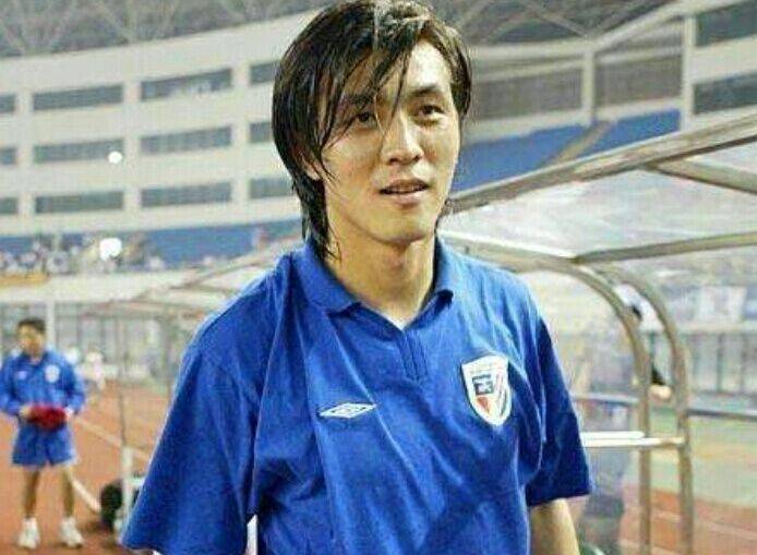 十大外围足球平台app_
中国足坛5帅哥！2门将2中场1前锋 3人已退役 第1今年22岁(图2)